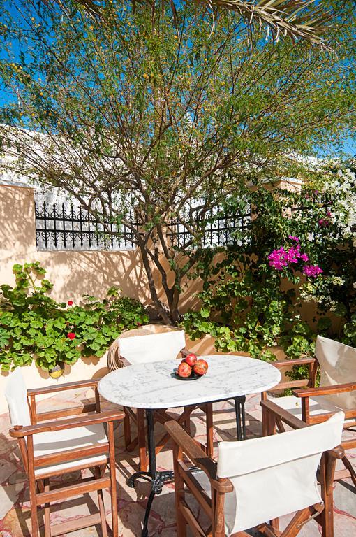 Donna'S House Santorini Hotel Pyrgos Kallistis Exterior photo